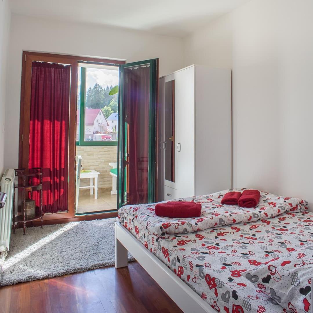 Gloria Apartman Žabljak Rum bild